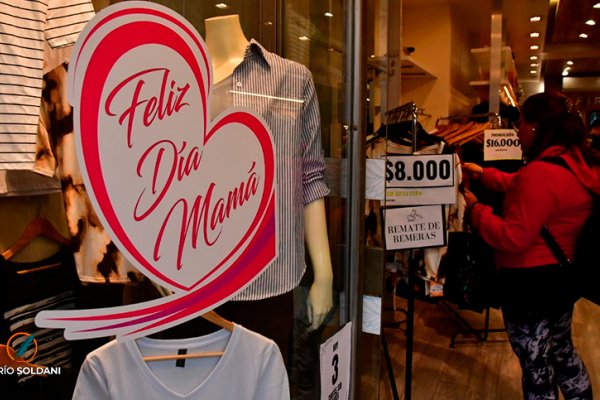 Día de la Madre en Rosario: comerciantes vendieron menos que el año pasado y ponen sus fichas a la Navidad