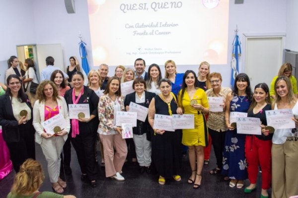 Entregaron reconocimiento a mujeres por la lucha contra el cáncer de mama