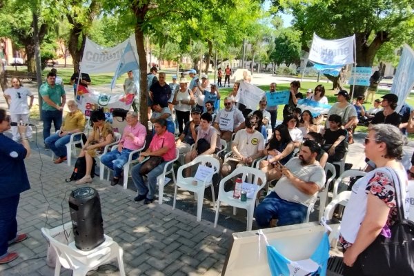 Trabajadores universitarios advierten: “quieren provincializar las universidades”