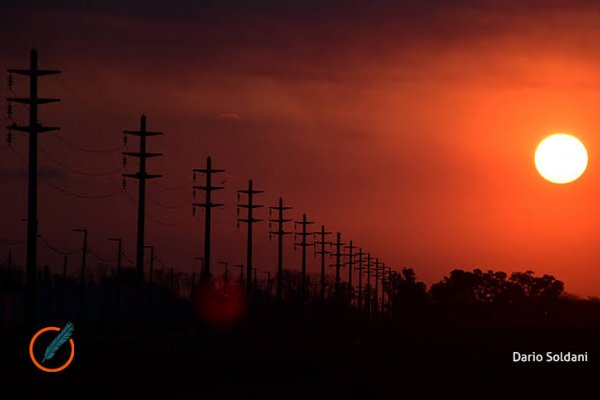 Pese al calor, el consumo eléctrico en Santa Fe fue «normal» debido al desplome de la industria