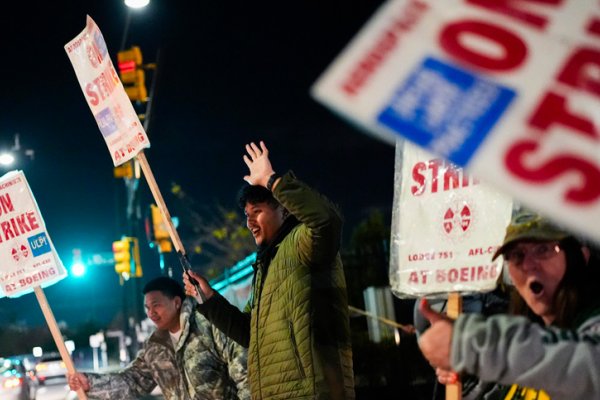 Con más de 40 días de paro, trabajadores de Boeing rechazaron oferta salarial y sigue la protesta