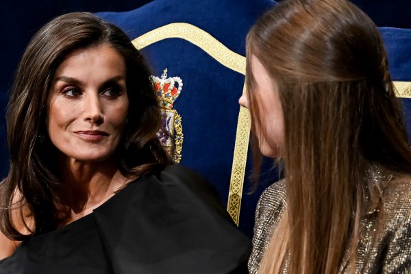 El vestido de la reina Letizia en los premios Princesa de Asturias es toda una declaración de intenciones