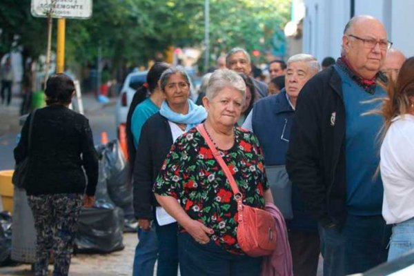 Para equiparar el poder adquisitivo de hace siete años, un jubilado debería cobrar el doble