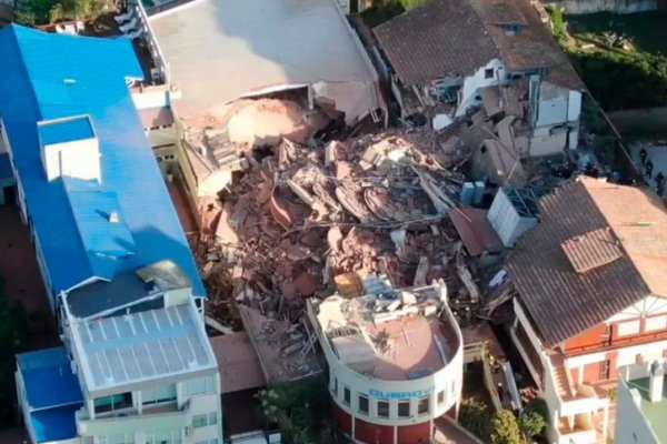 Derrumbe en Villa Gesell: hay un muerto y continúa la labor de los rescatistas