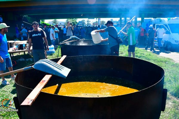 Trabajadores y estudiantes protestan en Rosario: “El Gobierno Nacional está en un camino equivocado”