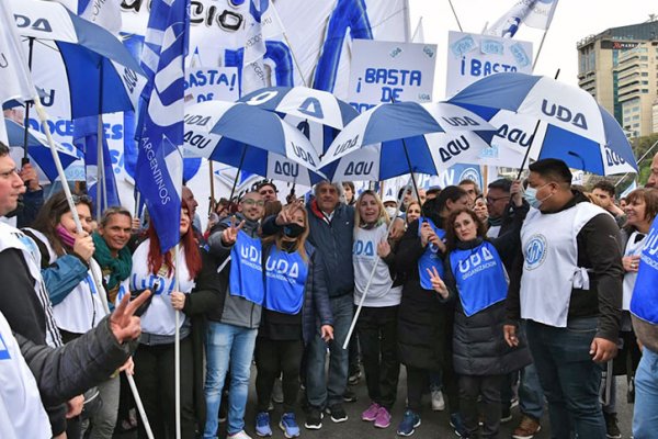 Docentes santafesinos afiliados a UDA critican al ministro de Educación provincial por la extensión horaria