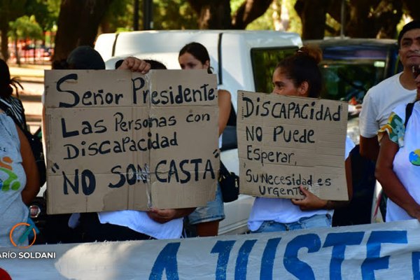 El Gobierno dará de baja 200.000 pensiones por discapacidad: ¿habrá más ajuste en las prestaciones?