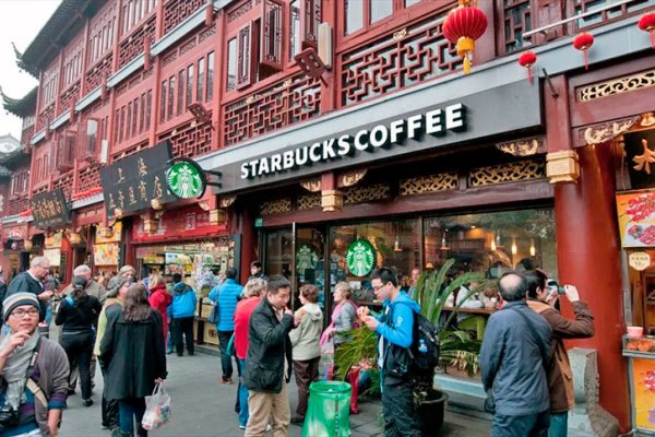 Starbucks establece nuevo récord de apertura de locales en la China continental