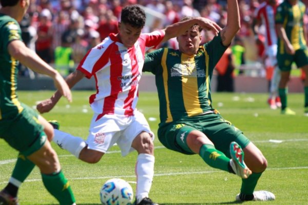 Aldosivi le ganó a San Martín de Tucumán y logró el primer ascenso