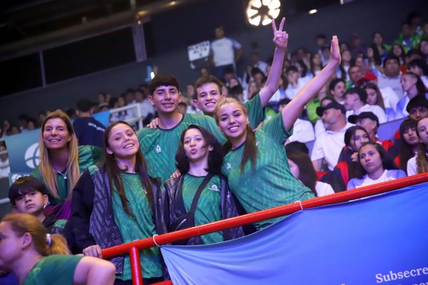 JUEGOS EVITA! Jóvenes correntinos en la inauguración en Mar del Plata