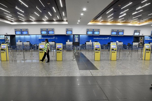 Aerolíneas suspende la mesa de negociación con los gremios