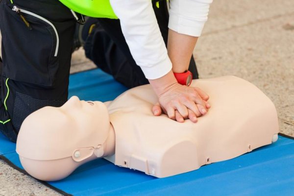 Enseñarán técnicas de RCP en la plaza Vera