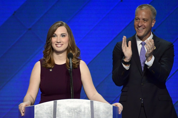 Sarah McBride, primera mujer transgénero en conseguir un escaño en el Congreso de EE.UU.