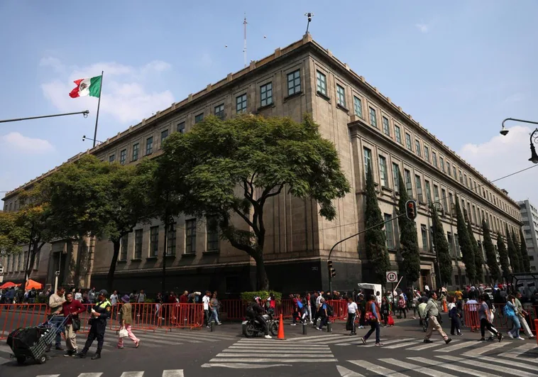 El Supremo de México avala la reforma judicial de López Obrador