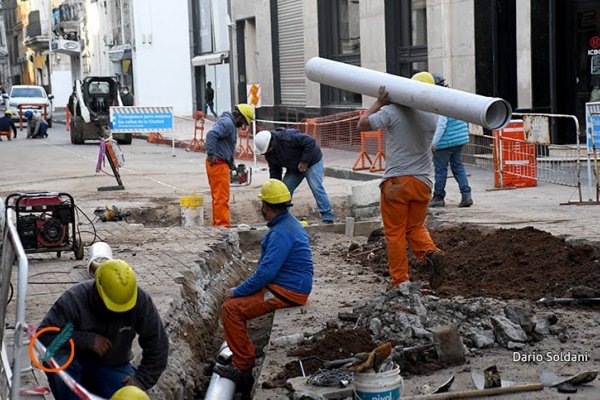 El mercado laboral en la era Milei: entre diciembre y agosto, casi 76.000 trabajadores pasaron a ser monotributistas