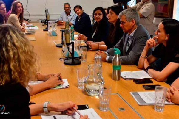 Reunión de organizaciones de defensa del consumidor: denuncias y reclamos de 2024 superan el nivel histórico