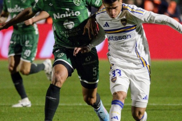 Con polémica, Boca venció a Sarmiento y sueña con la Copa Libertadores