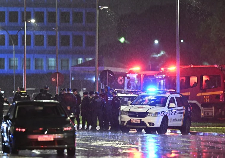 Un hombre muere tras provocar varias explosiones al intentar entrar en la Corte Suprema de Brasil