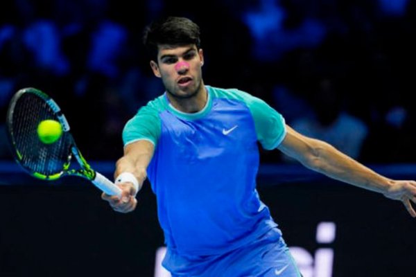 Carlos Alcaraz recuperó su juego y le ganó a Rublev en el ATP Finals