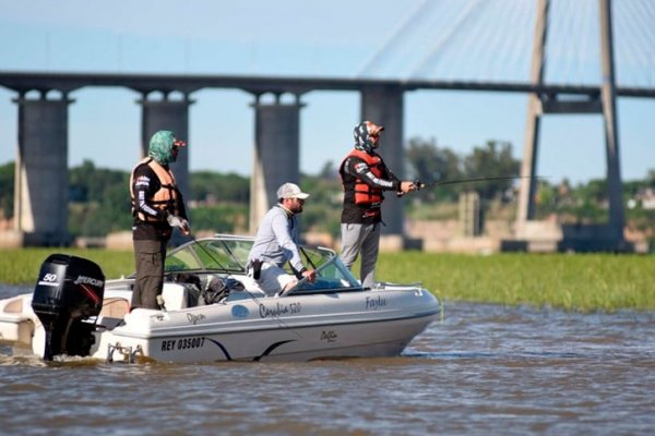 El torneo internacional de pesca con devolución se desarrolla en Rosario