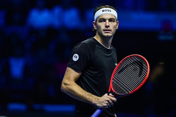 En un partidazo, Fritz dio la sopresa, venció a Zverev y es finalista del ATP Finals