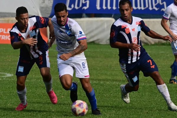 Argentino repitió errores defensivos y cayó ante Berazategui