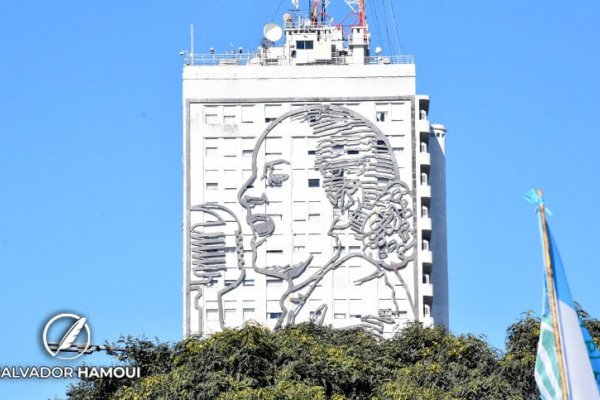 Guerra simbólica: el Gobierno analiza quitar el rostro de Eva Perón del edificio de Desarrollo Social