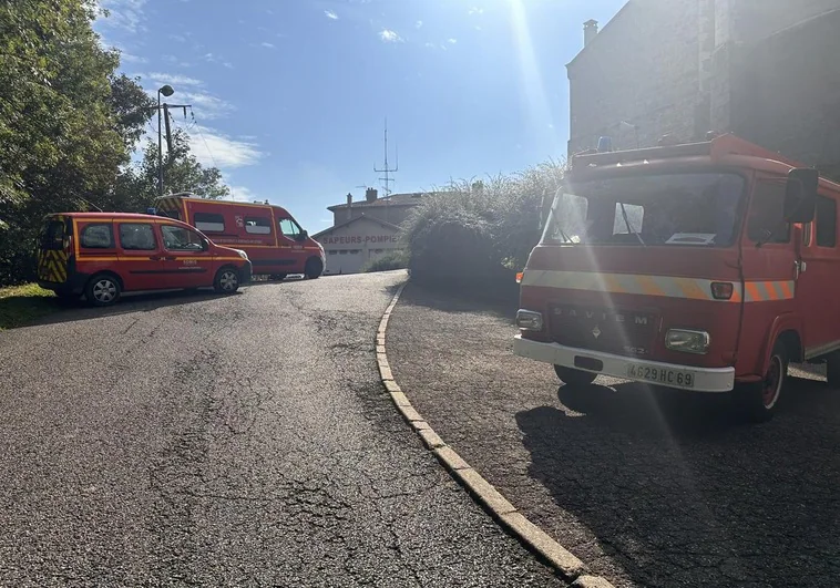 Bomberos franceses anuncian una huelga de hambre tras semanas de paros para exigir más recursos