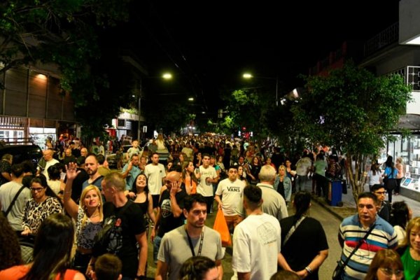 “Noche en mi Barrio” llega este viernes al Centro Comercial Azcuénaga