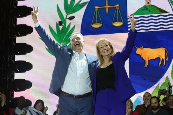 Yamandú Orsi es el nuevo presidente electo uruguayo y el frenteamplismo vuelve al poder