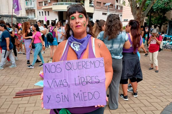 25N: Rosario se moviliza en repudio a la violencia hacia las mujeres