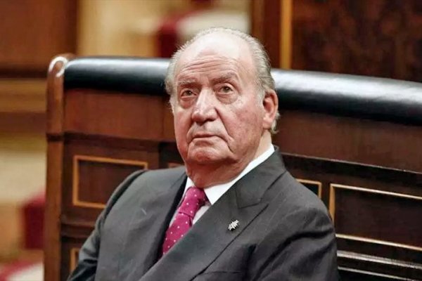 Ex magistrados, fiscales y periodistas españoles, entre otros, querellan a Juan Carlos I por delitos fiscales