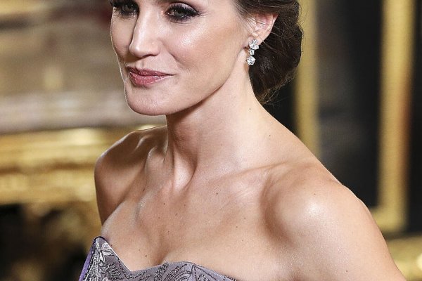 La reina Letizia pasará a la historia con este vestido de Balenciaga que perteneció a Maria Junyent