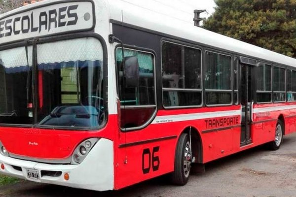 Docente de una primaria de la zona norte de Rosario denuncia que fueron estafados por una empresa de transporte