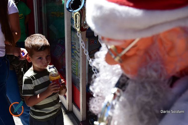 Para remontar las ventas, los comercios de calle San Luis saldrán a la vereda con ofertas navideñas