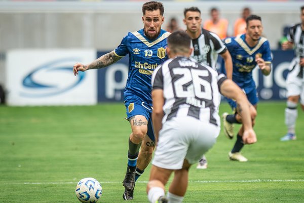 El Central de Holan recibe al Racing campeón de la Sudamericana