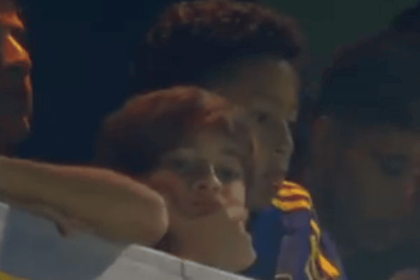 La reacción de Thiago Messi al gol de Boca frente a Gimnasia