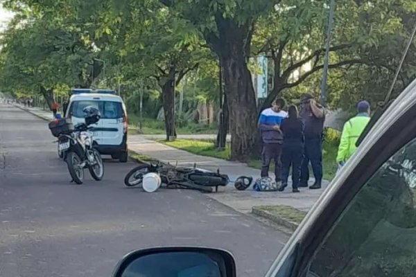 Imprudencia al volante: alcoholizado chocó a obreros que se desplazaban en moto