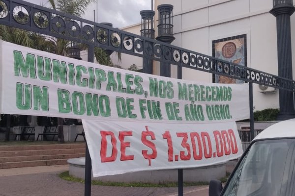 PROTESTA CAPITAL! Municipales correntinos acampan y piden un bono de $1.300.000 y mejores salarios