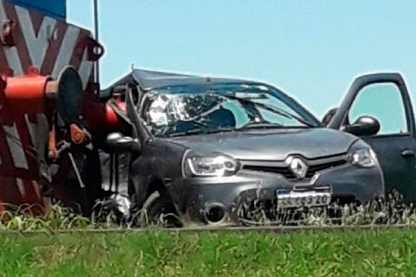 Un tren embistió a un remise con cuatro ocupantes en Cabín 9