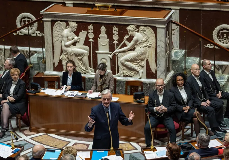 Francia perpetúa su crisis política víctima de divisiones sin precedentes