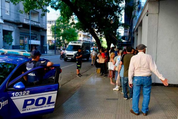 Jubilado intentó prenderse fuego en una delegación del PAMI en Córdoba por la entrega de medicamentos