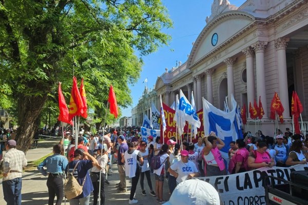 Clamor de 5.000 correntinos por comida, viviendas, trabajo y mejoras en barrios populares