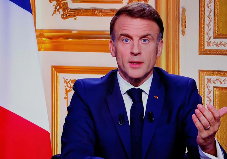 Macron, sin autocrítica, acusa a los franceses de no entender el adelanto electoral