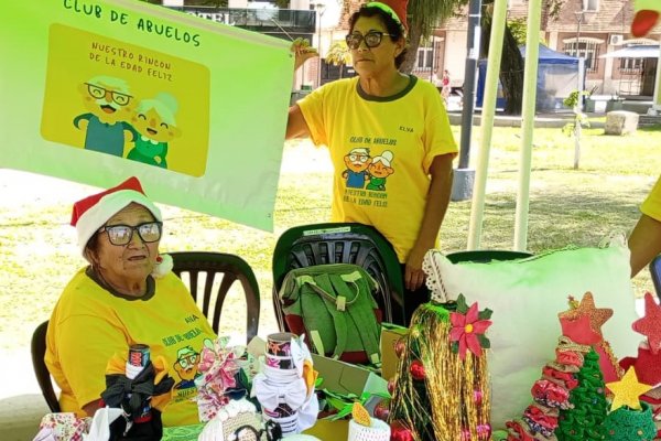 Se realizó Expo Navideña de Clubes de Adultos Mayores