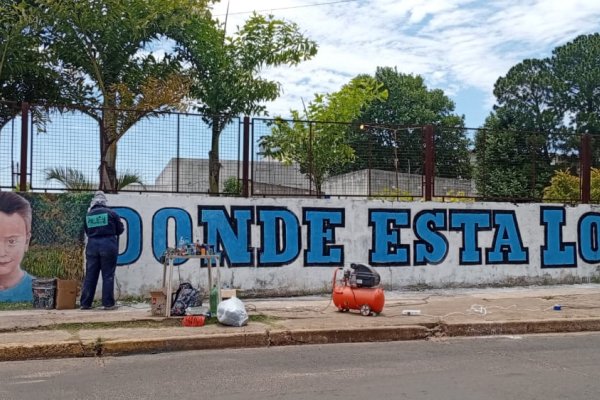 SORPRESA! Paso de Los Libres amaneció con un cartel gigantezco de Loan