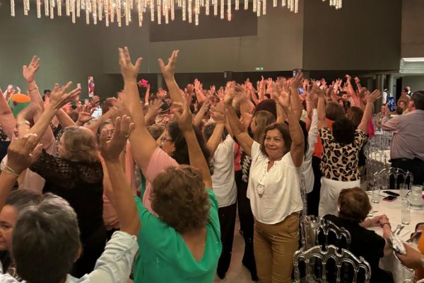 Más de 300 personas participaron de la Cena para los Clubes de Adultos Mayores