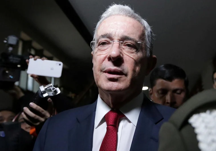 Ingresado por un infarto un testigo clave en el juicio contra el expresidente colombiano Álvaro Uribe