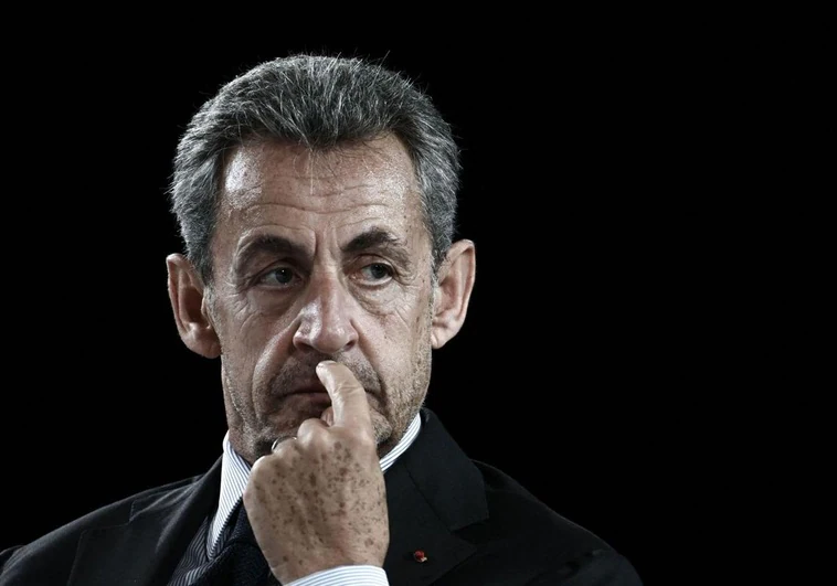 Sarkozy acepta una pulsera electrónica de vigilancia para evitar la cárcel