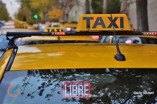 El gremio de los taxistas apoya el aumento de tarifa del 20 % que tratará el Concejo Municipal